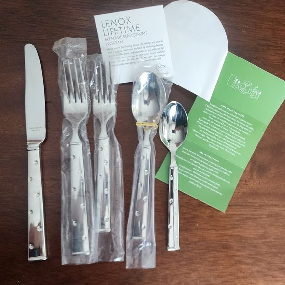 Kate Spade Larabee Dot Stainless Steel 5 piece Flatware Set (4 sets= 20 pieces) - Picture 2 of 9